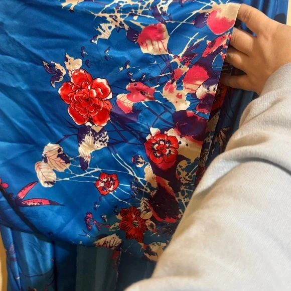 Natori blue cherry blossom robe size large - Picture 4 of 4